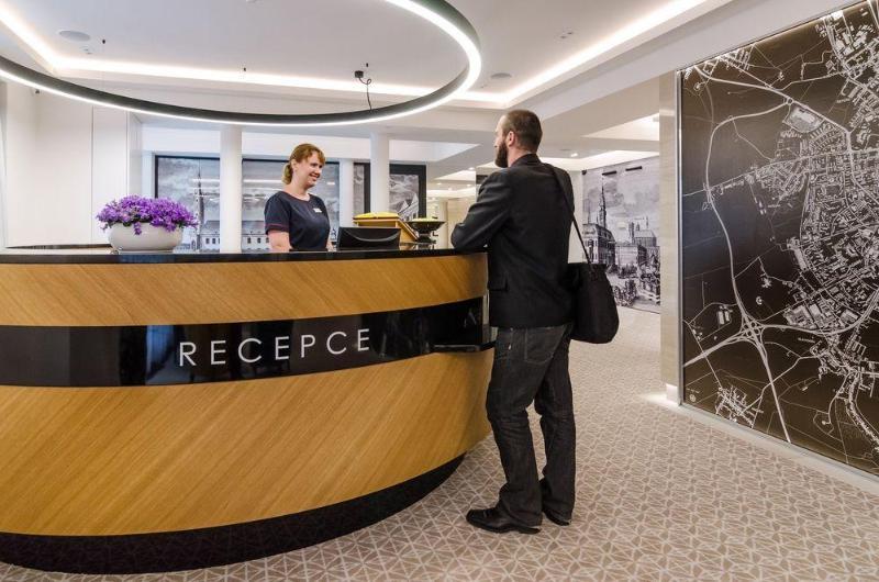 Business Hotel Alley ออลอโมตซ์ ภายนอก รูปภาพ